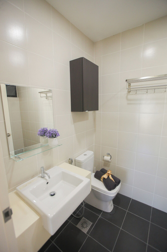 Bathroom, Meridian Medini Cozy Suites By The One, Johor Bahru