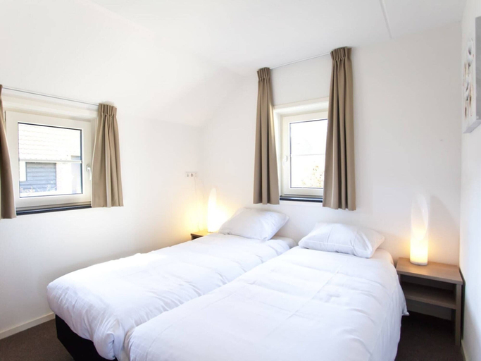 Bedroom 2, Luxury Villa in Arnhem With Parking, Arnhem