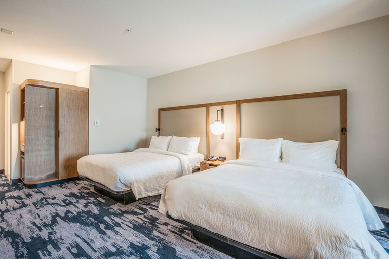 Bedroom 4, Fairfield Inn & Suites by Marriott Whitewater, Walworth