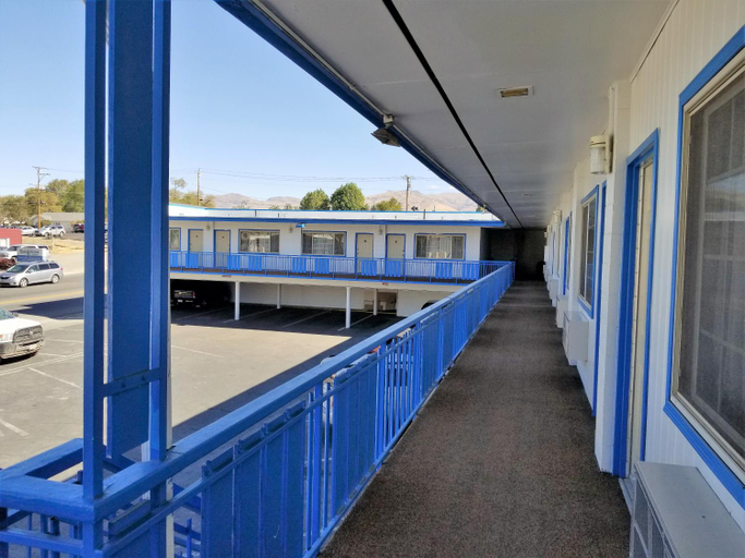 Others 3, Regency Inn, Humboldt
