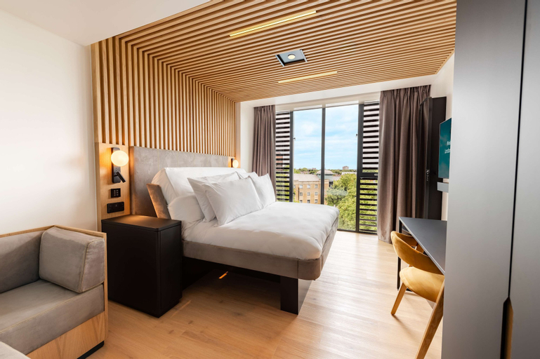 Bedroom 21