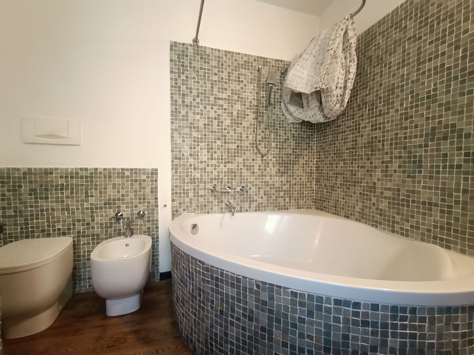 Room 4, Delle Erbe The Nightlife, Savona
