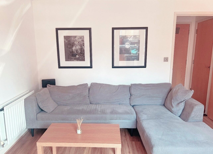 Others 3, Battersea Chelsea Bridge Apartment, London