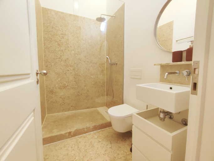 Room 3, Chic Combro Hideway by Misha S Place, Lisbon