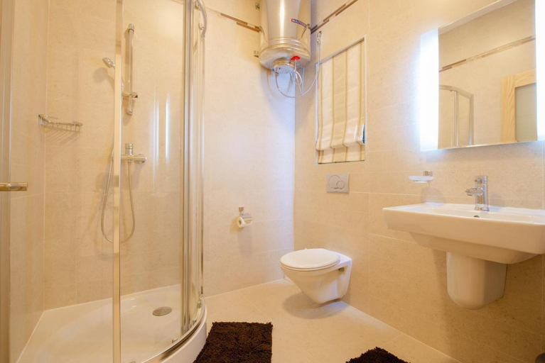 Bathroom 3, Seafront Apartment Sliema