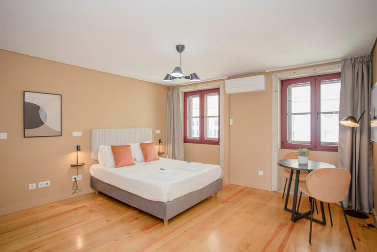 Room 3, Liiiving in Porto Historic Cl Rigos Studio - 4F, Porto
