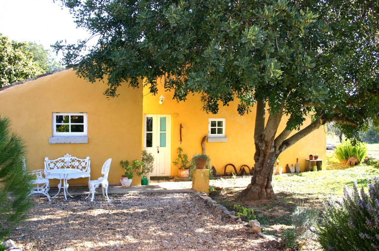 Room 2, Quinta Amarela XL by Portucasa, Loulé