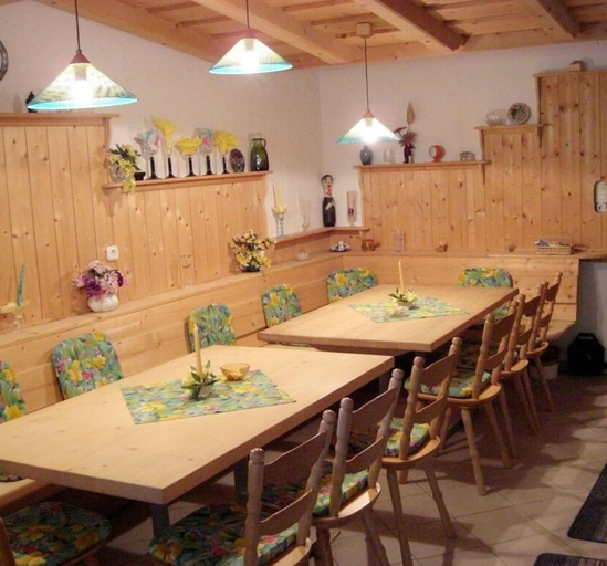 Dining 2, Holiday Apartment 1S oak Grove, Regen