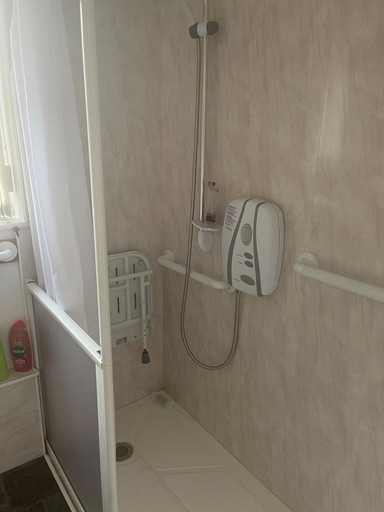 Room 2, Princess Gardens Liverpool Accessible - Infinity, Sefton