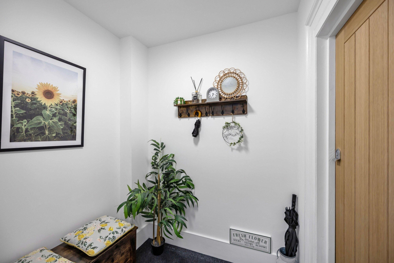 Others 4, Queens Mile 2 With Free Parking By My Getaways, Brighton and Hove