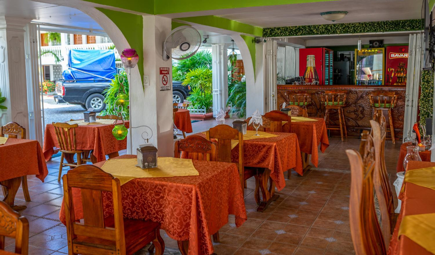 Food & Drinks 4, Hotel Andrea, Corredores