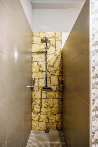 Bathroom 3, Quinta dos Is, Silves