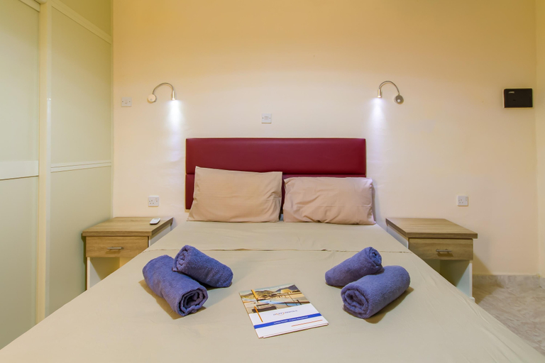 Room 5, Merill Pool and Sea Charming Apart 3