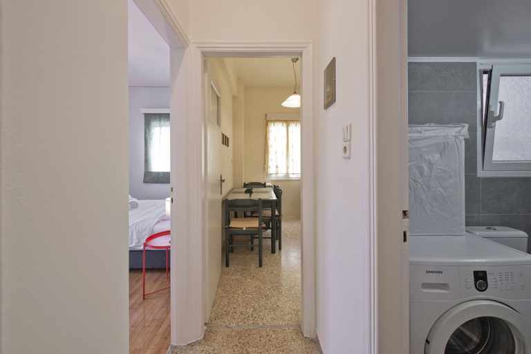 Room 2, Alemar in Kalithea With 1 Bedrooms and 1 Bathrooms, Attica