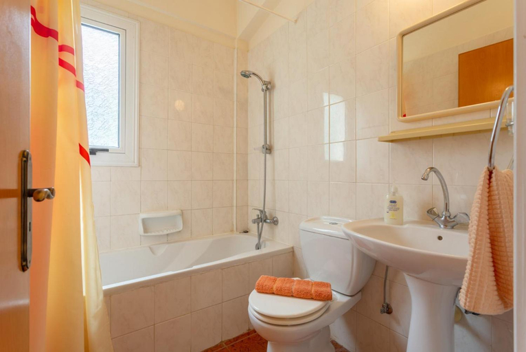 Bathroom 2, Villa Christia Maris
