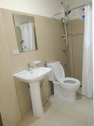 Bathroom 4, Thirdys Tourist Inn, Legazpi City