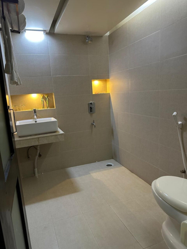Bathroom 3, Ambassador Hotel, Dhaka