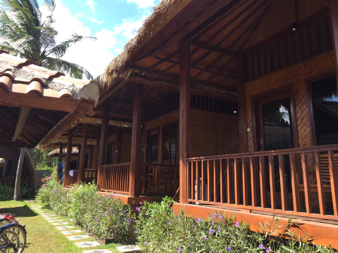 Exterior 7