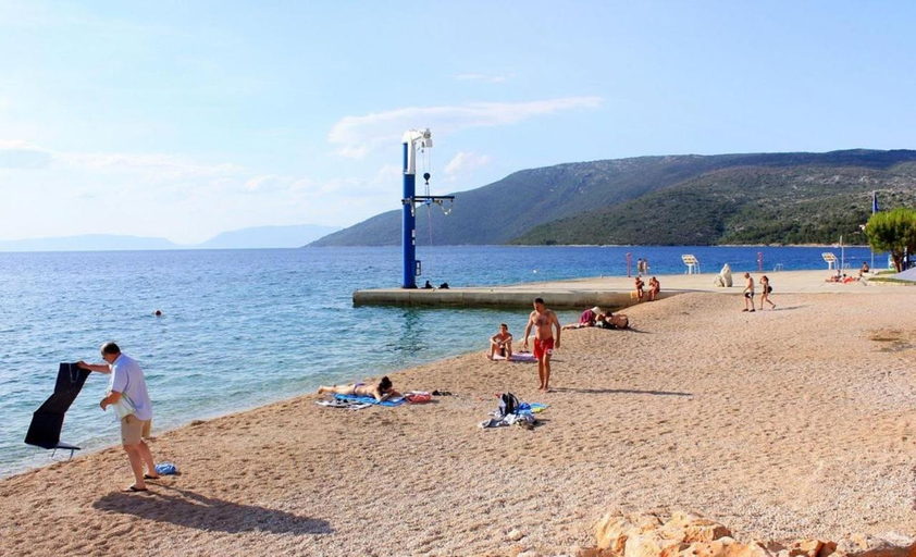 Others 4, The Rozolina room, Cres