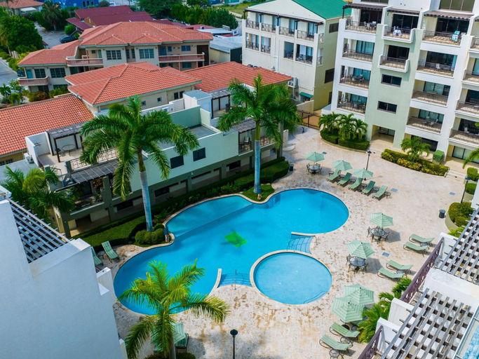 Exterior & Views 2, Beautiful 2BR Condo w Large Balcony in Palm Beach