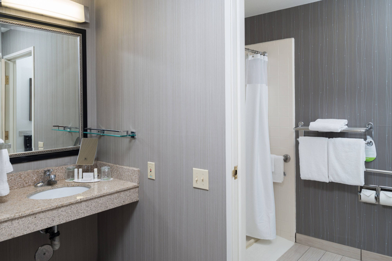 Bathroom 5, Courtyard by Marriott Vacaville, Solano