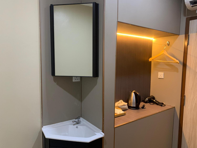 Others 2, Aeropod Hostel Economy Deluxe King Room, Kota Kinabalu