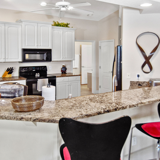Room 2, Lupita Great Villa 3 Bed 2 Bath Pool Boat Dock, Lee