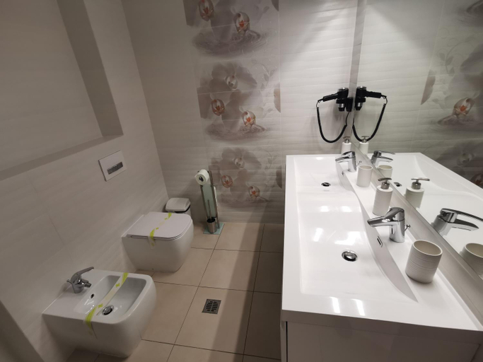 Bathroom 2, Rose Residence, Gura Humorului