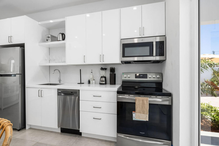 Others 5, Newly Built Private Pool 3BR Parking Wi-fi