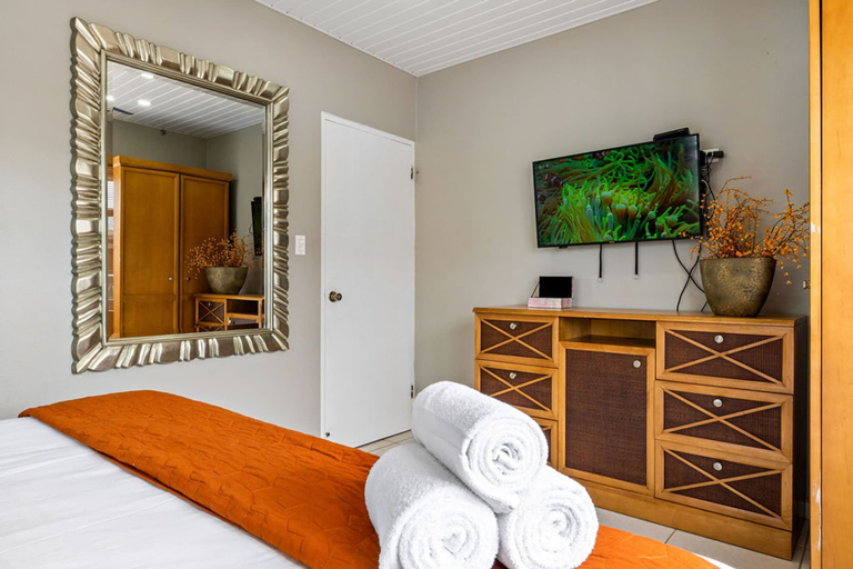 Bedroom 3, 2br2ba Home w Private Pool Close 2 Beach BBQ