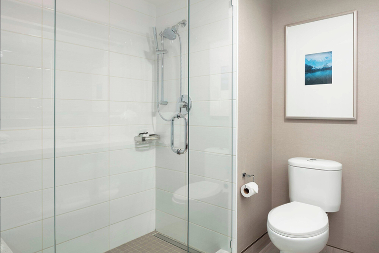Bathroom 5, Sheraton Vancouver Guildford Hotel, Greater Vancouver