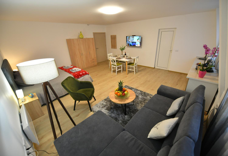 Others 2, West in apartments, Čačak