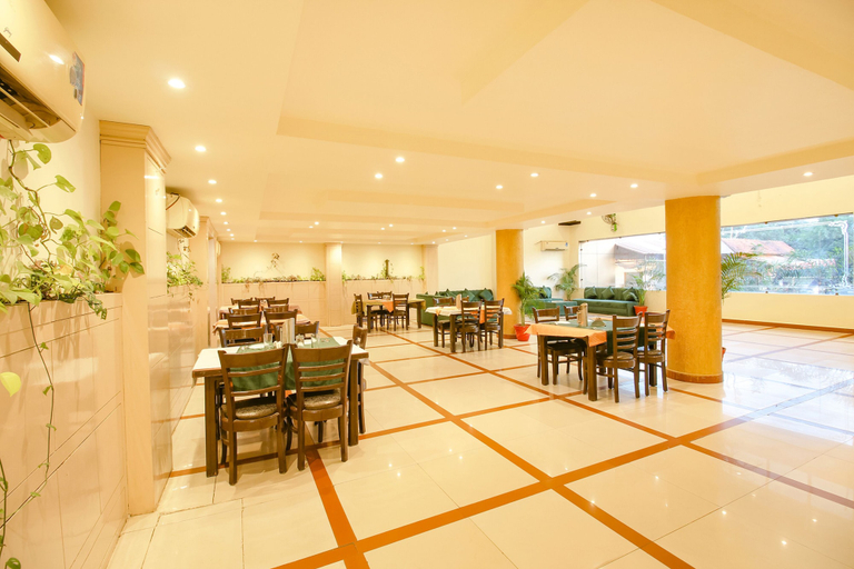 Food & Drinks 3, FabHotel Neena Palace, Bhopal