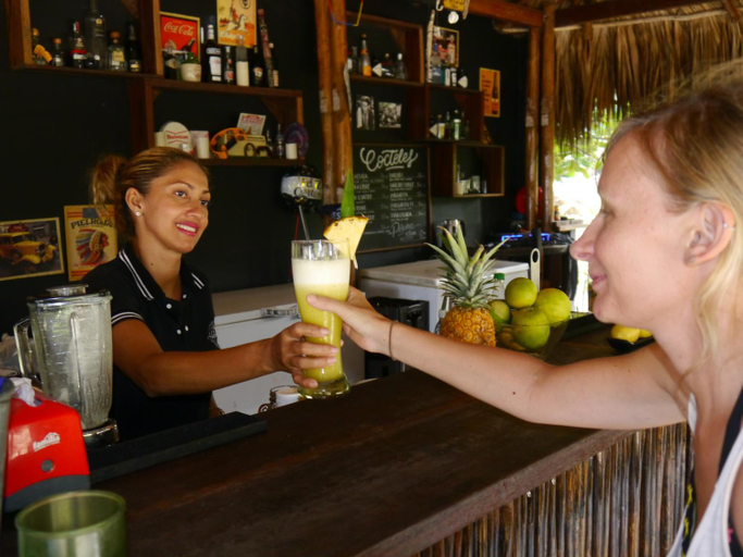 Food & Drinks 3, Los Hermanos Beach Hostal, Santa Marta (Dist. Esp.)