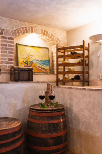 Food & Drinks 3, Kapetanova Villa, Marčana