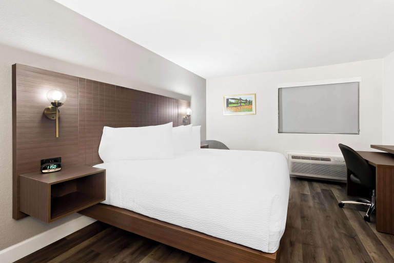 Bedroom 3, SureStay by Best Western Groves, Jefferson