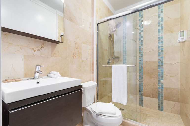 Bathroom 3, Beautiful 2BR Condo w Large Balcony in Palm Beach
