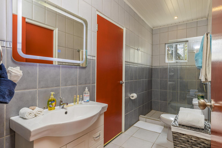 Bathroom 4, Spacious 7BR 6BA Villa 2 Pools Walktobeach