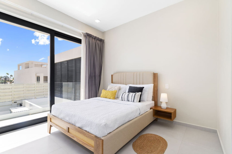 Bedroom 3, NEW Lux 4BR Villa w Private Pool Walk to Beach