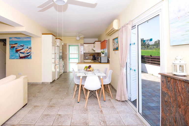 Others 3, Villa Aleta