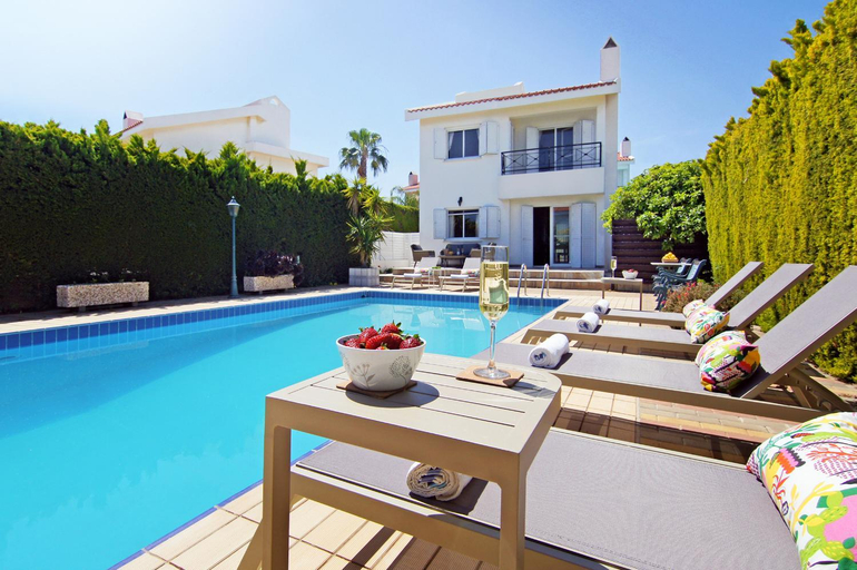 Others 2, Villa Aleta