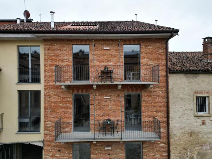 Exterior & Views 1, Centro Storico Recinto dei Nobili 2-private parking, Asti