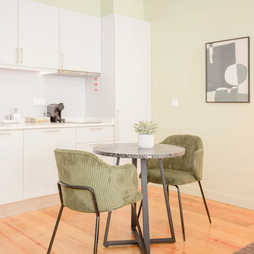 Room 5, Liiiving in Porto Historic Cl Rigos Studio - 2F, Porto