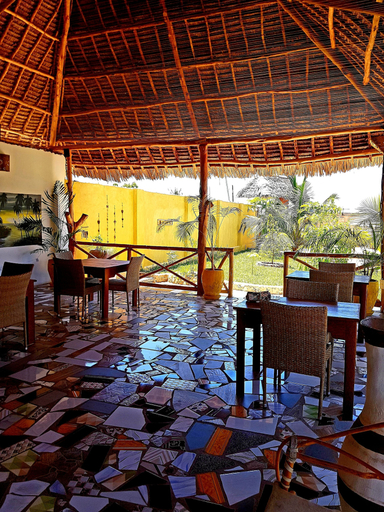 Food & Drinks 5, Mimi na wewe villa, Kaskazini 'A'