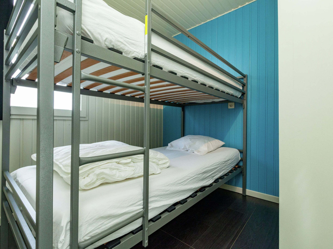 Bedroom 3, Luxurious Bungalow in Bullange with Hot Tub, Liège