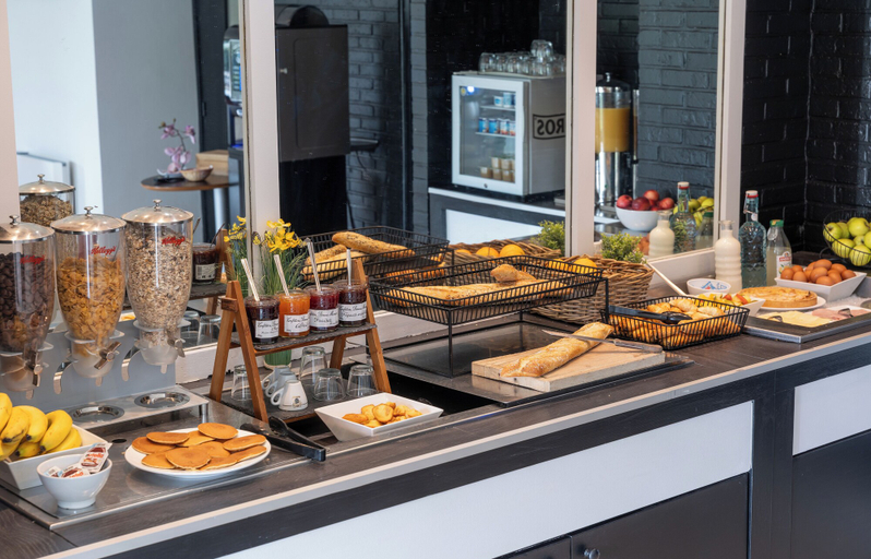 Food & Drinks 5, OUT Hotel In Nantes-Carquefou, Loire-Atlantique