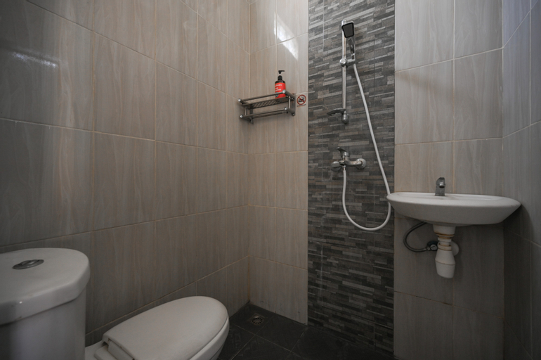 Bathroom 10