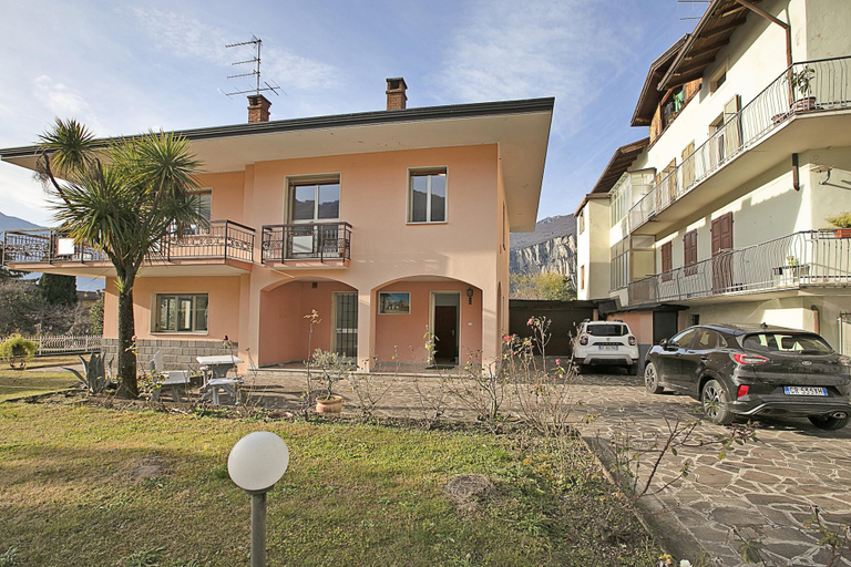Room 5, Mass Home in Arco With 2 Bedrooms and 1 Bathrooms, Trento