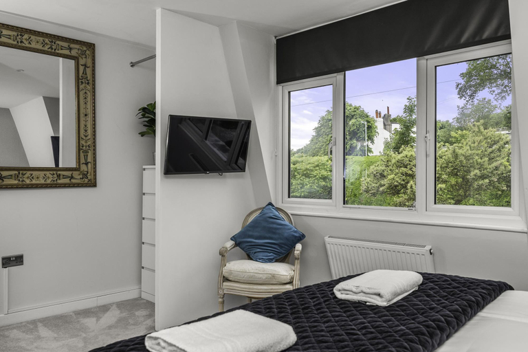 Bedroom 2, Sunset Townhouse With Free Parking, Brighton and Hove