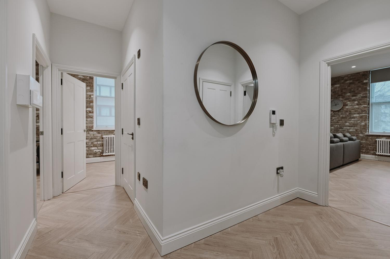 Others 3, Khayat Homes - Kings Cottage, London